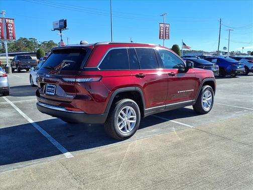2025 Jeep Grand Cherokee Laredo