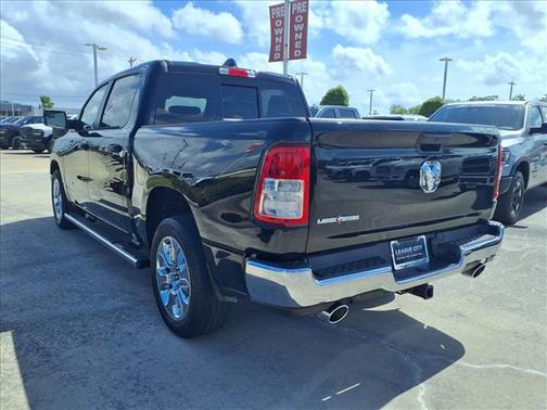 Diamond Black Crystal Pearlcoat 2023 RAM 1500 Big Horn/Lone Star