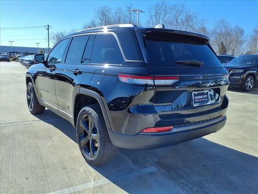 Diamond Black 2026 Jeep Grand Cherokee Limited