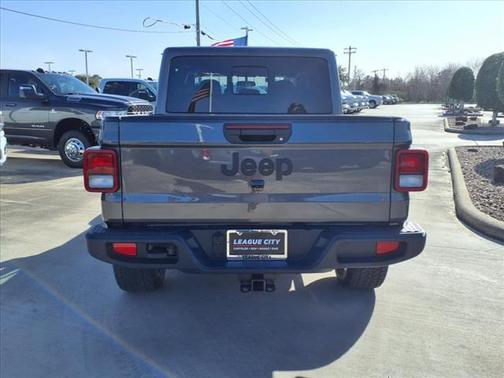 2025 Jeep Gladiator Sport