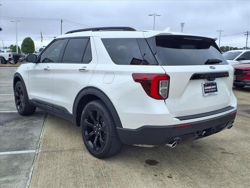 2024 Ford Explorer ST-Line