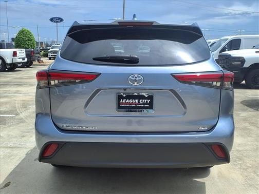 Moon Dust 2020 Toyota Highlander XLE