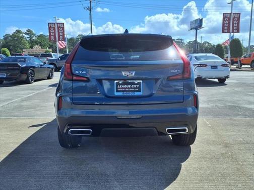 2024 Cadillac XT4 Premium Luxury