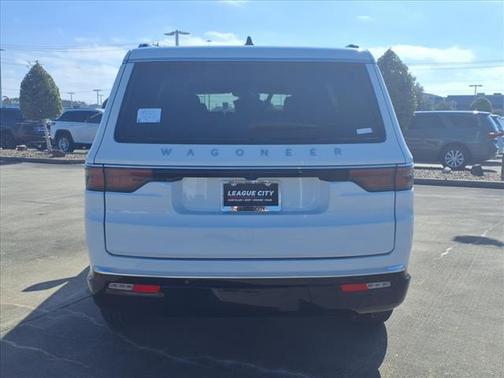 2025 Jeep Wagoneer Base