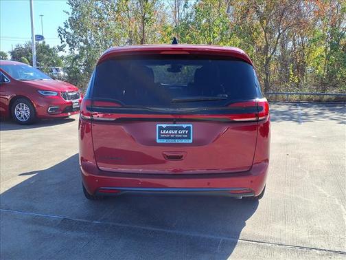 2026 Chrysler Pacifica L