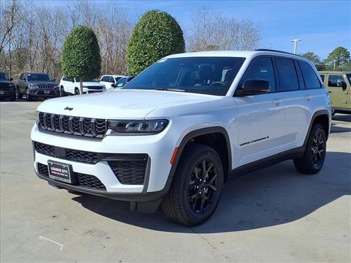 Bright White Clearcoat 2026 Jeep Grand Cherokee Altitude