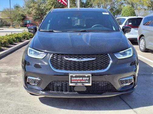 2025 Chrysler Pacifica L