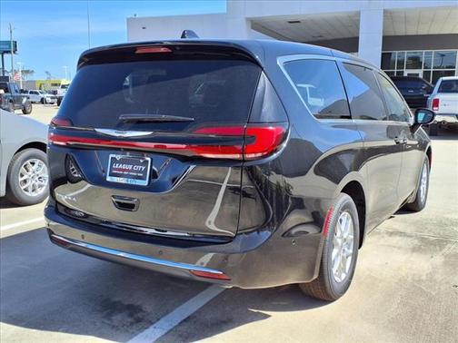 2025 Chrysler Pacifica L