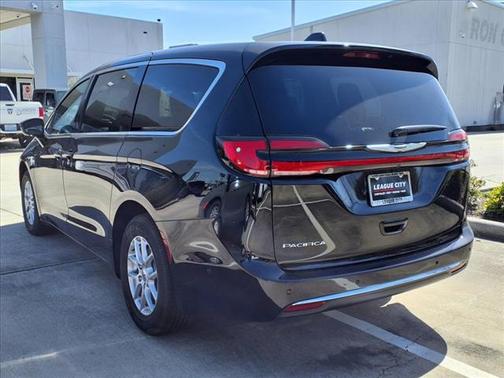 2025 Chrysler Pacifica L