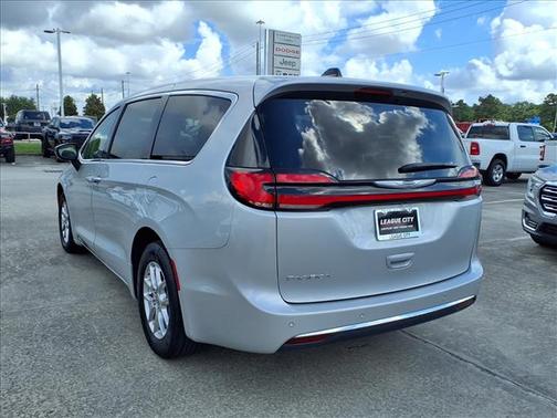 Silver Mist Clearcoat 2024 Chrysler Pacifica Touring L