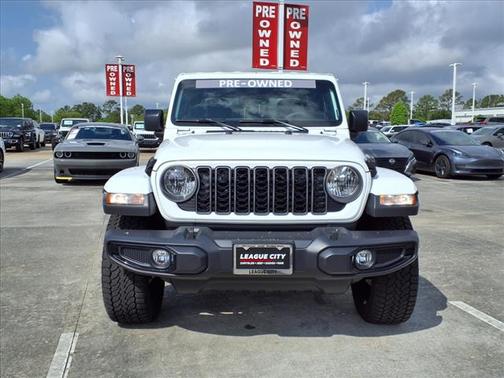2025 Jeep Gladiator Nighthawk