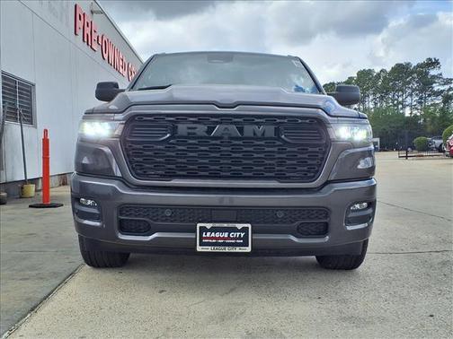 Granite Crystal Clearcoat Metallic 2026 RAM 1500 Express