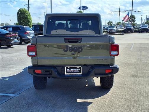 2026 Jeep Gladiator Sport