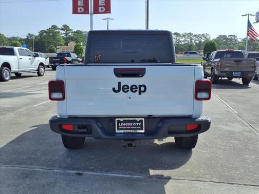2023 Jeep Gladiator Sport