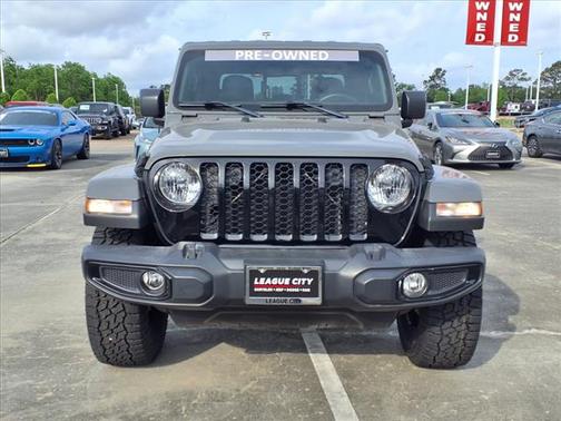 2022 Jeep Gladiator Sport