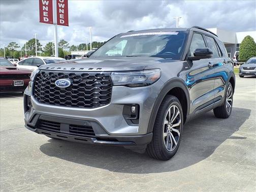 Gray Metallic 2025 Ford Explorer ST-Line