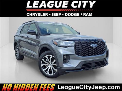 Gray Metallic 2025 Ford Explorer ST-Line