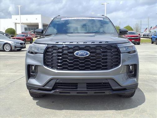 Gray Metallic 2025 Ford Explorer ST-Line