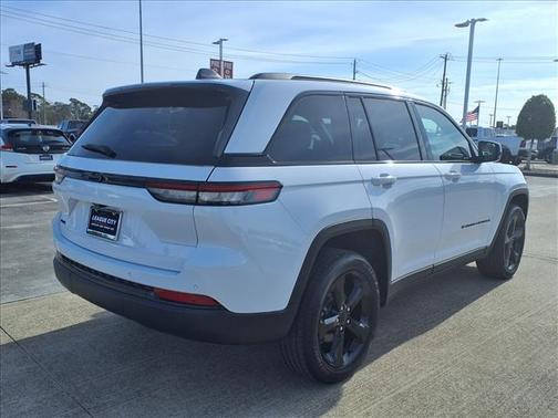 2024 Jeep Grand Cherokee Altitude