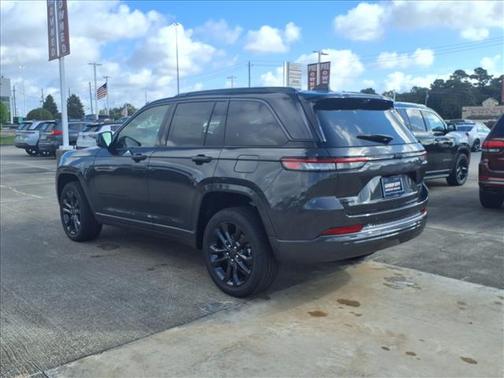 Gray 2026 Jeep Grand Cherokee Limited