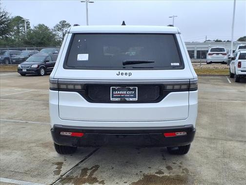 2026 Jeep Grand Wagoneer Base