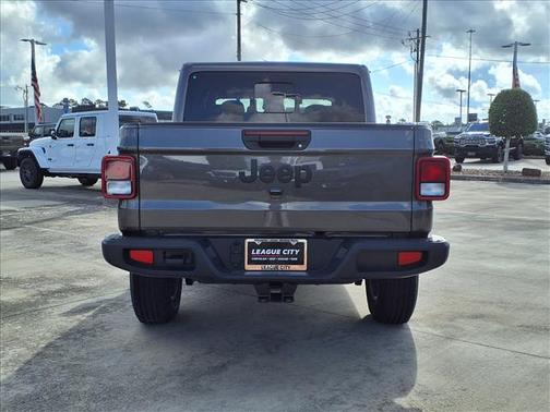 2025 Jeep Gladiator Sport S