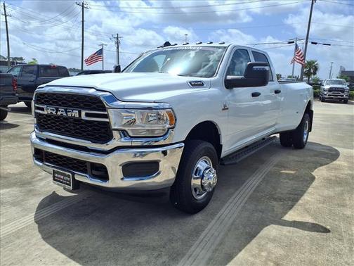 Bright White Clearcoat 2024 RAM 3500 Tradesman