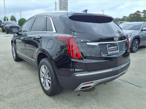 Stellar Black Metallic 2022 Cadillac XT5 Premium Luxury