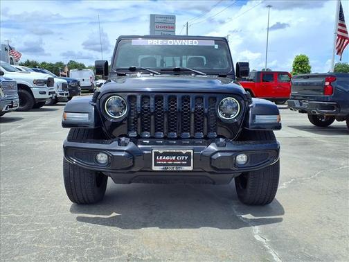 Black Clearcoat 2023 Jeep Gladiator High Altitude