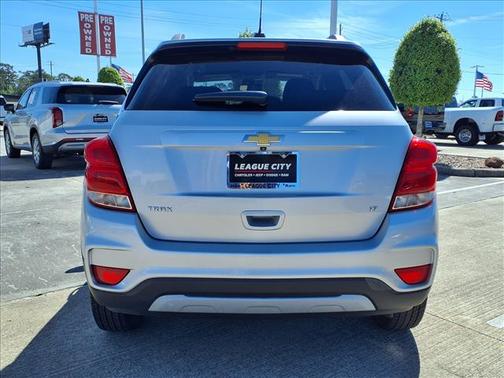 Silver Ice Metallic 2018 Chevrolet Trax LT
