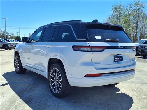 2026 Jeep Grand Cherokee Summit