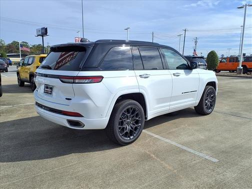 2025 Jeep Grand Cherokee Summit
