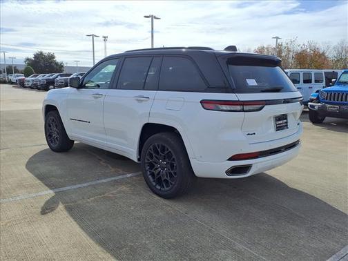 2025 Jeep Grand Cherokee Summit