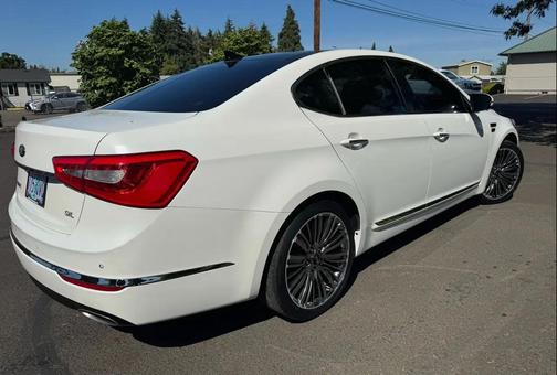 Snow White Pearl 2016 Kia Cadenza Limited
