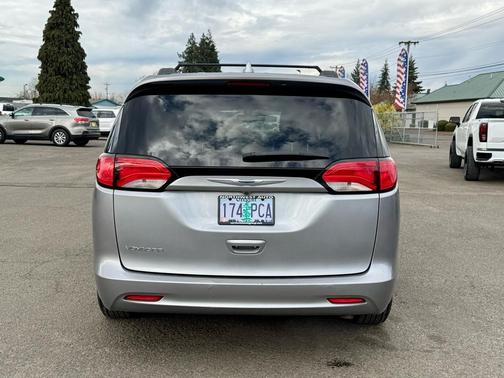 2020 Chrysler Voyager LXI