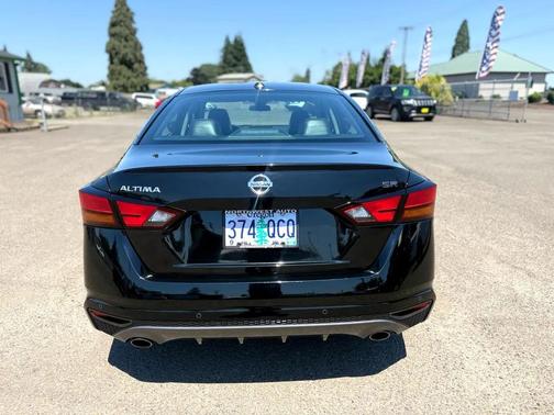 2022 Nissan Altima SR FWD