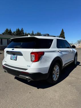 Oxford White 2020 Ford Explorer Limited