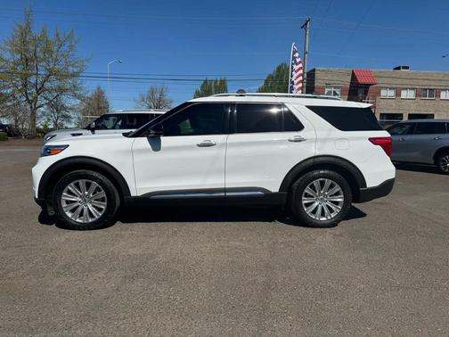 Oxford White 2020 Ford Explorer Limited
