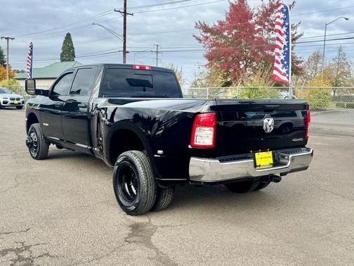 2022 RAM 3500 Tradesman Crew Cab 4x4 8' Box