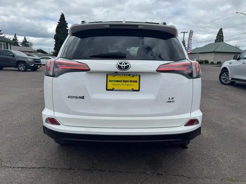 Super White 2017 Toyota RAV4 LE