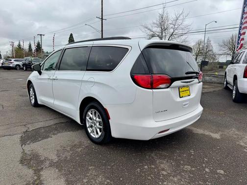 2020 Chrysler Voyager LXI