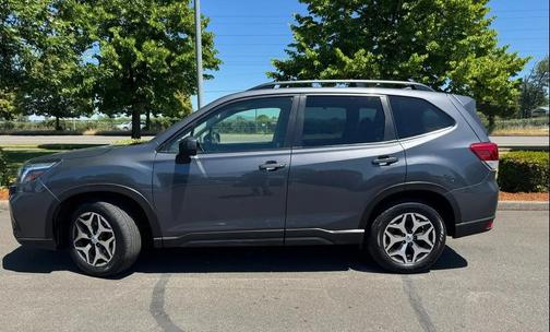Magnetite Gray Metallic 2020 Subaru Forester Premium