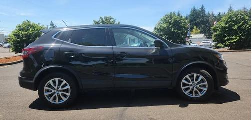 Magnetic Black Pearl 2021 Nissan Rogue Sport S