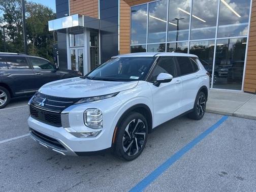 2024 Mitsubishi Outlander SE