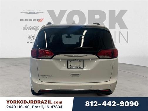 2017 Chrysler Pacifica Touring-L