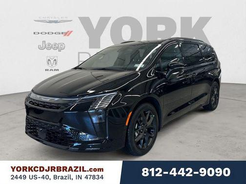 Diamond Black Crystal Pearlcoat 2027 Chrysler Pacifica Limited
