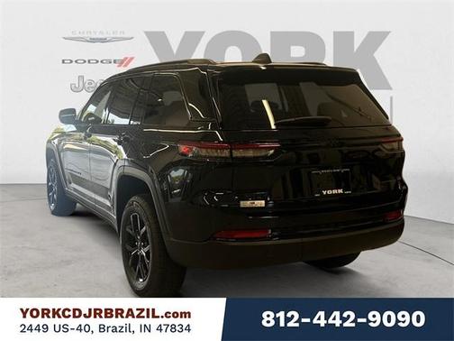 2025 Jeep Grand Cherokee Laredo
