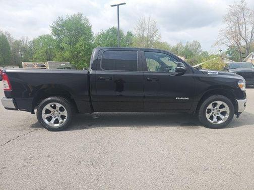Diamond Black Crystal Pearlcoat 2022 RAM 1500 Big Horn/Lone Star