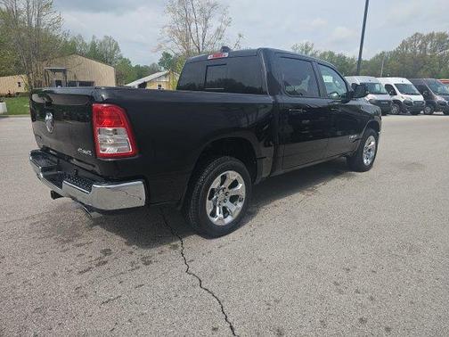 Diamond Black Crystal Pearlcoat 2022 RAM 1500 Big Horn/Lone Star