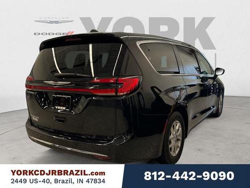 Diamond Black 2024 Chrysler Pacifica Touring L